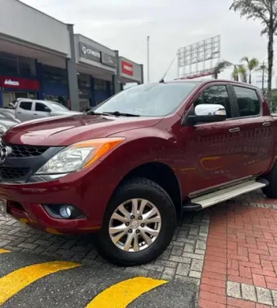 Mazda BT-50 3.2 Professional rojo